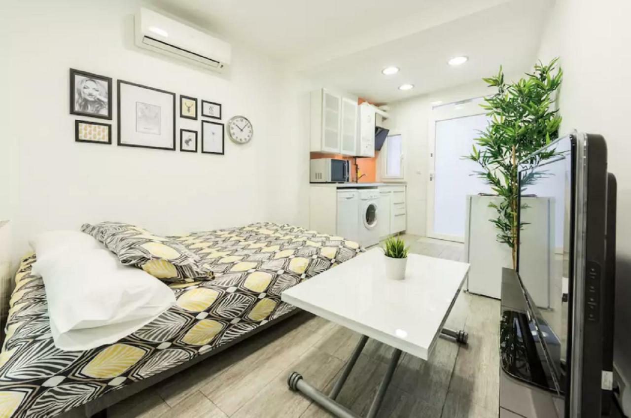 Apartamento Tirso De Molina Madrid Bagian luar foto